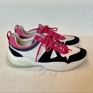 Authentic Coach Women’s Cushioned Running Shoes (7.5)
